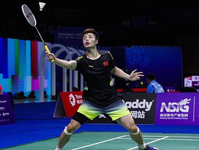 阿斯：皇马不会为阿拉巴复出设定具体日期，但也担忧他的状态