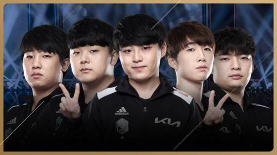 曼晚：曼城已谈妥出售人，将继续通过高价卖青训球员获收益.